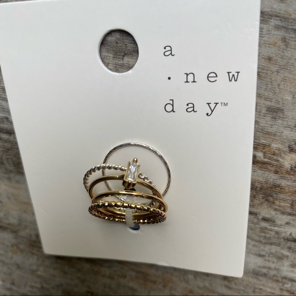 A New Day Set of 5 Gold and Silver Rings with Baguette - Picture 4 of 4